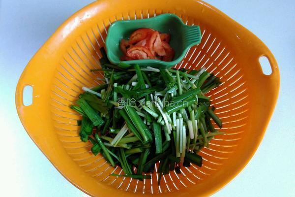 红椒炒韭菜的做法图解2
