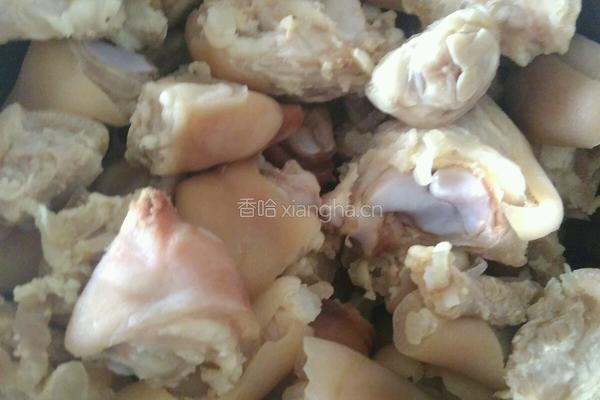 猪蹄汤的做法图解3