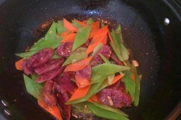 腊肠炒莴笋的做法图解6