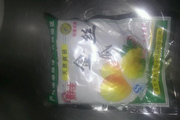 凉拌金瓜丝的做法图解1