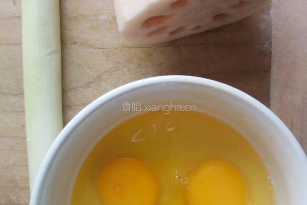 莲藕鸡蛋饺子的做法图解1
