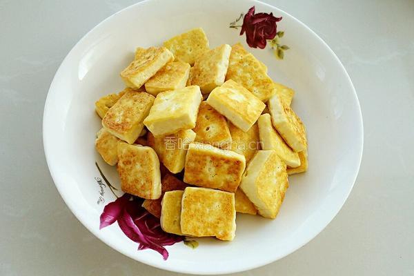 糖醋脆皮豆腐的做法图解3