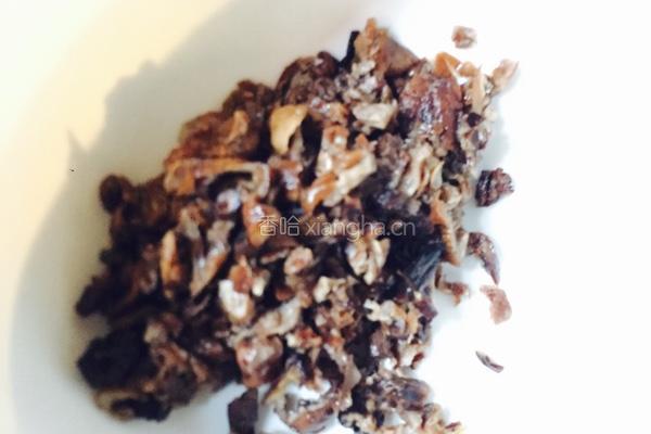 胡萝卜炒火腿肠的做法图解4