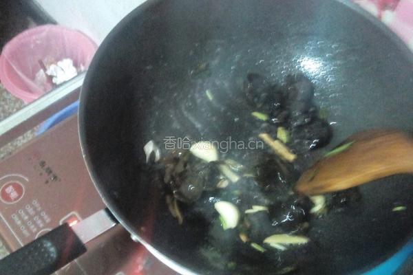 木耳炒青菜的做法图解4
