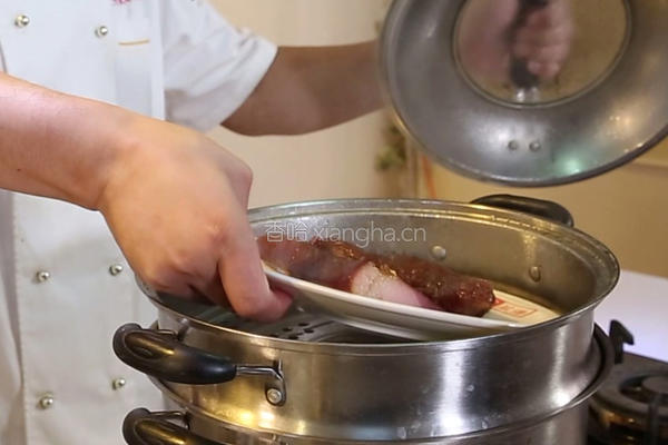 荷兰豆炒腊味的做法图解2