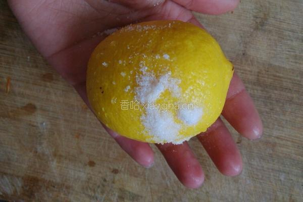 柠檬蜂蜜水的做法图解2