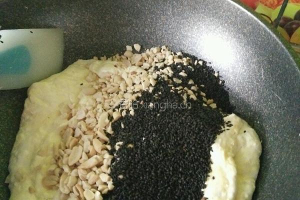 黑芝麻花生牛轧糖的做法图解8