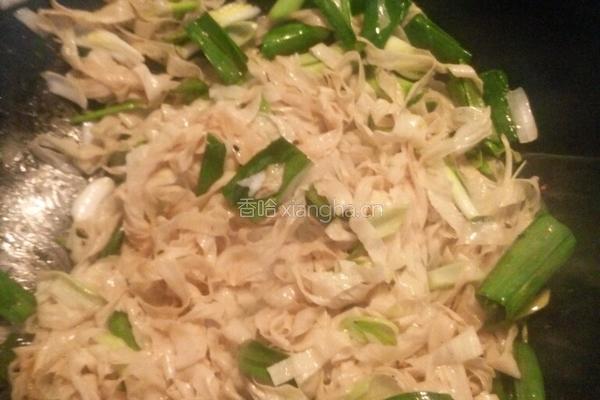 豆花炒蒜苗的做法图解3