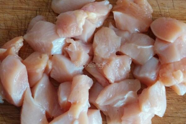 溜肉段（青椒肉段）的做法图解1