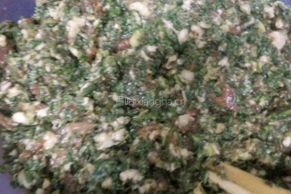 荠菜猪肉饺子的做法图解3