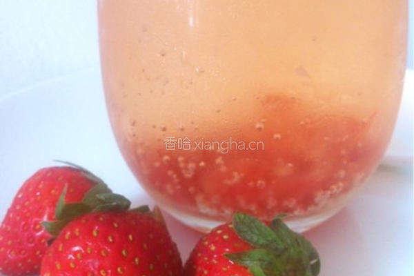 🍓奶油草莓特饮🍓的做法图解2