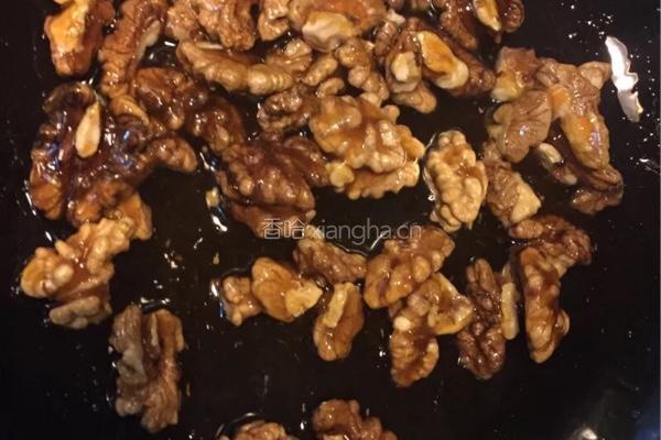 琥珀核桃仁的做法图解3