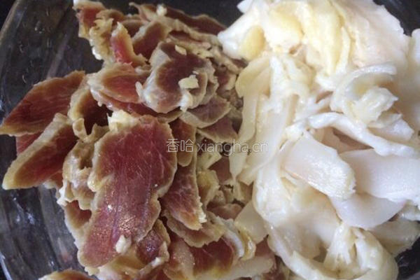 芹菜炒腊肉的做法图解2