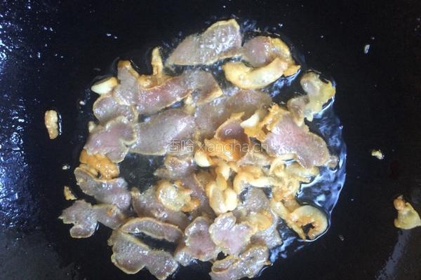 芹菜炒腊肉的做法图解6