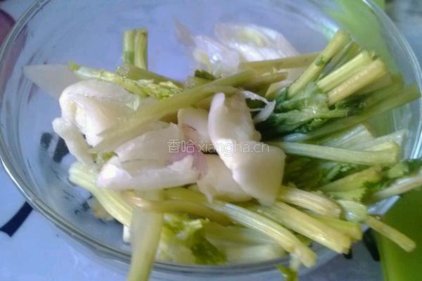 酸菜鱼的做法图解1