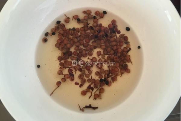 羊肉西葫芦蒸饺的做法图解1