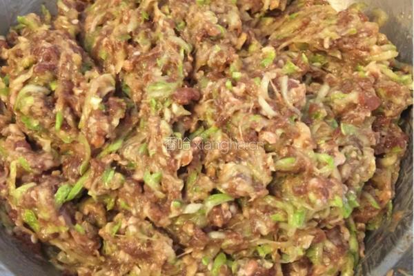 羊肉西葫芦蒸饺的做法图解6