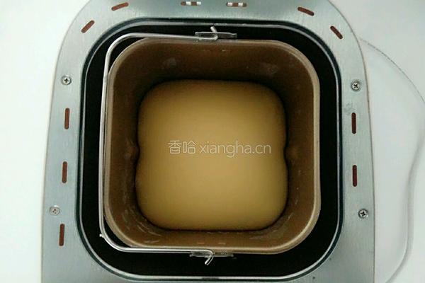 黑糖芝麻酱辫子面包的做法图解5