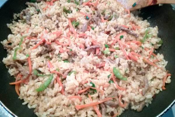 牛肉炒饭的做法图解8