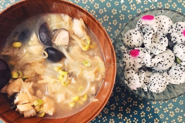 鳕鱼香菇豆芽汤的做法图解4
