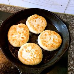 红糖芝麻馅饼的做法[图]