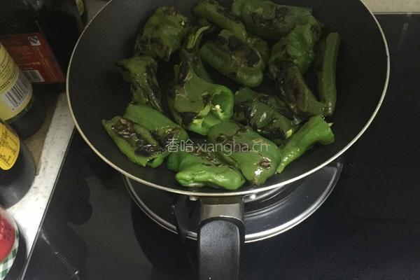 虎皮尖椒的做法图解2
