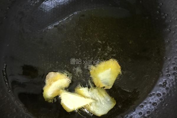 大蒜炒腊肉的做法图解4