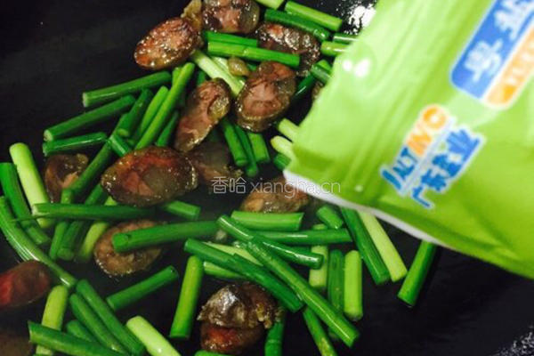 糖醋香肠蒜苔的做法图解8