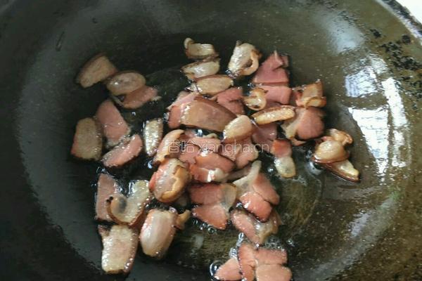 四川腊肉炒蒜苔的做法图解6