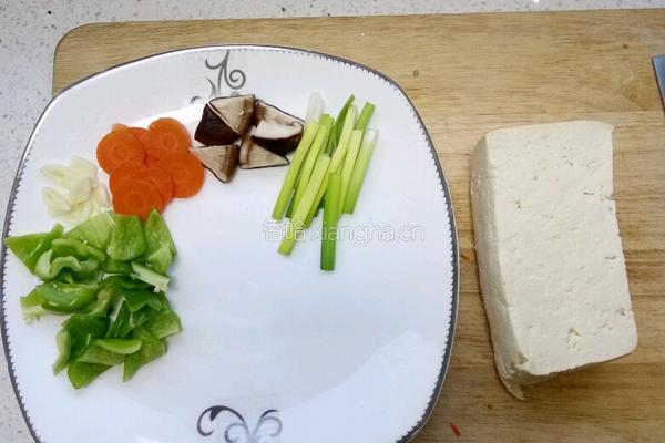 蚝汁豆腐的做法图解1