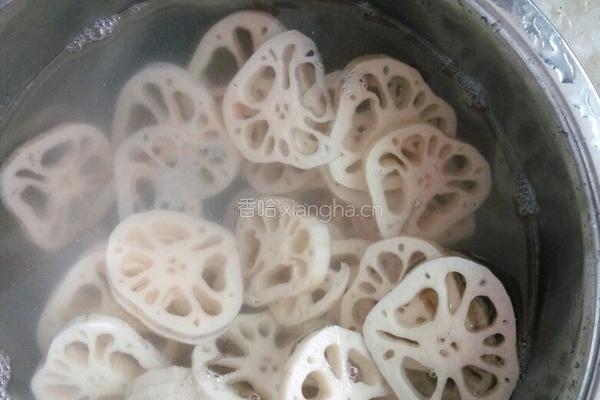 排骨莲藕土豆汤的做法图解6