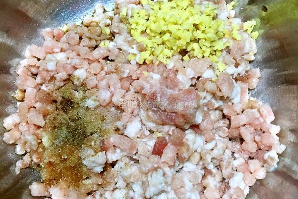 家常肉饼的做法图解1