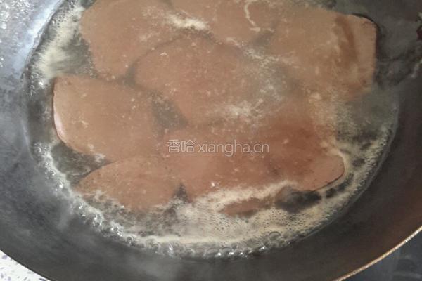 水豆腐炖猪血的做法图解2