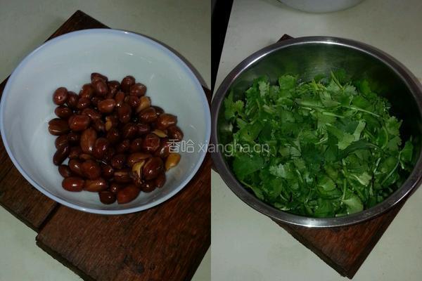 香菜凉拌花生米（老妈牌）的做法图解1