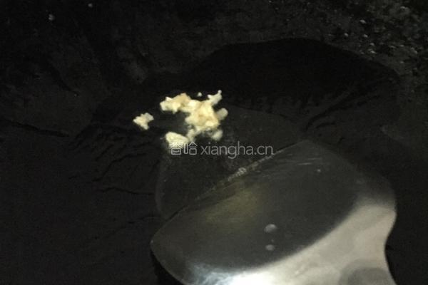 胡萝卜肉松炒面条的做法图解5