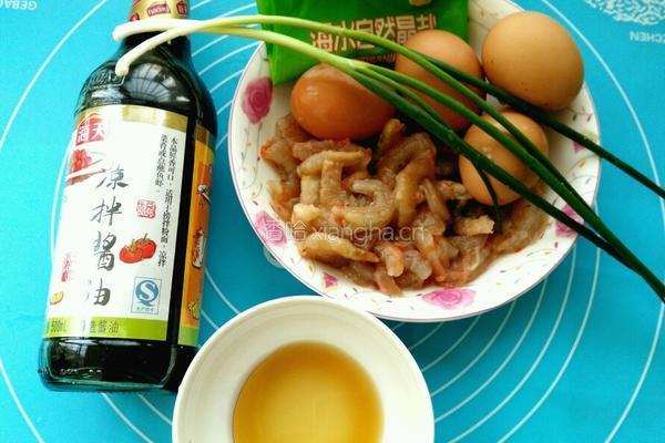 美味虾仁蒸蛋的做法图解1