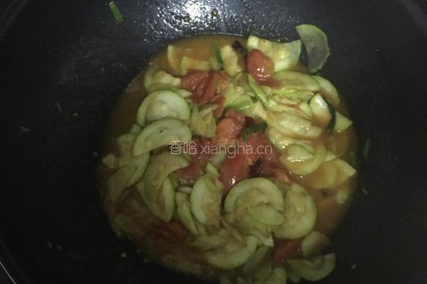 西葫芦炒番茄的做法图解5