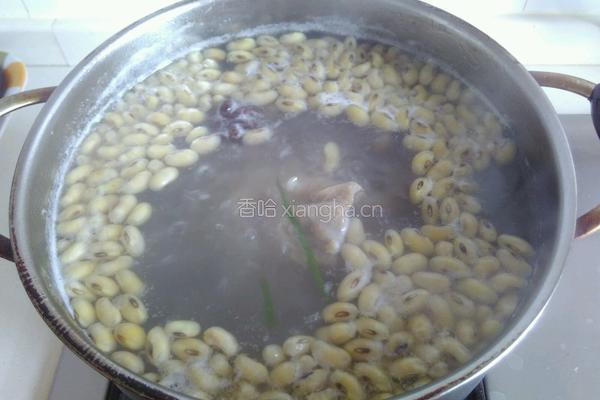 黄豆炖咸猪蹄的做法图解4