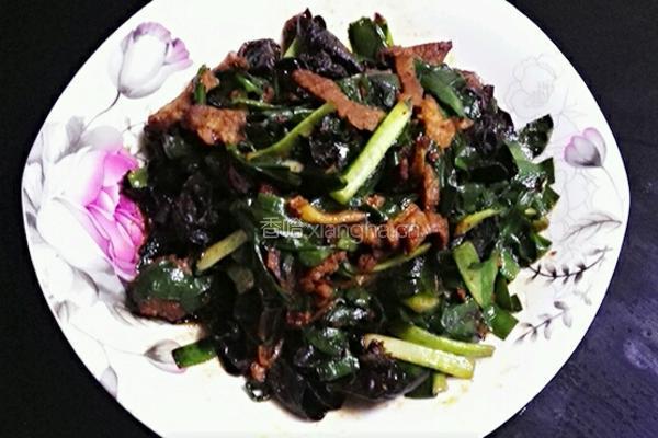 韭菜木耳炒肉片的做法图解9