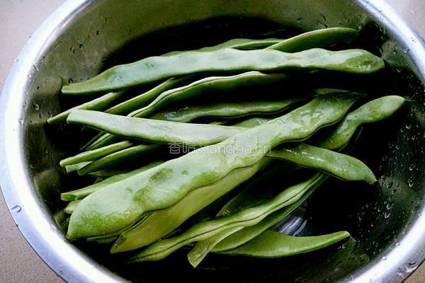 排骨炖豆角的做法图解3