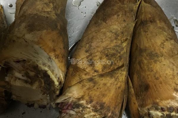 腊肉炖毛笋的做法图解1