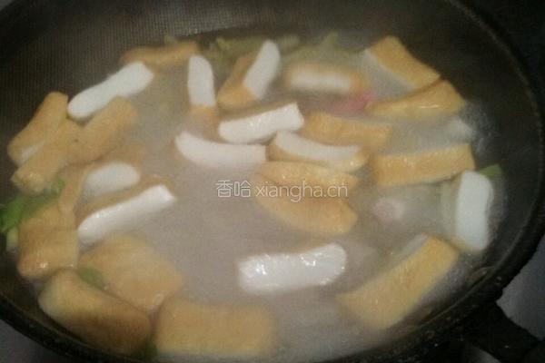 蟹棒鱼豆腐咸菜汤的做法图解4