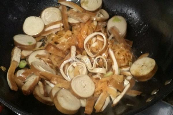 辣菜炒豆腐卷的做法图解4