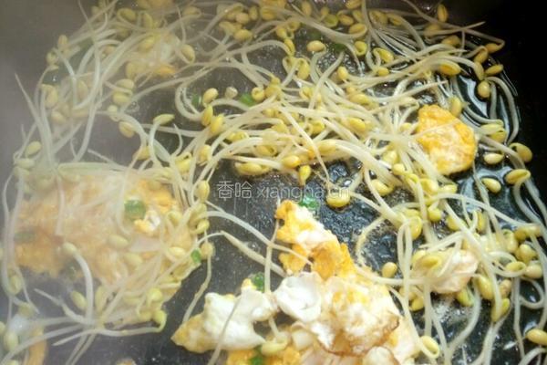 鸡蛋炒河粉的做法图解3