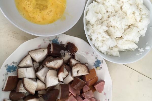 什锦炒饭的做法图解2