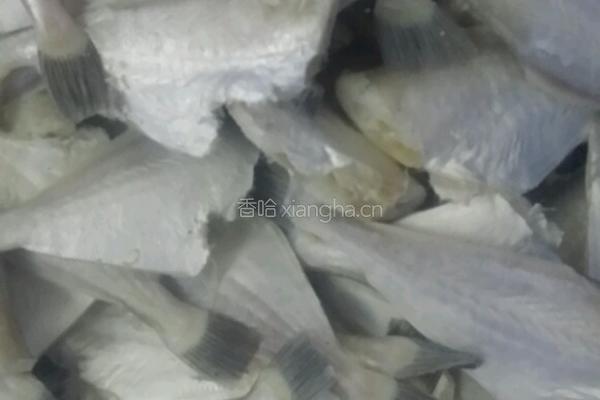 耗儿鱼火锅的做法图解1