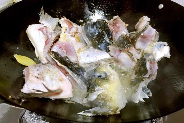 鱼头豆腐汤的做法图解4