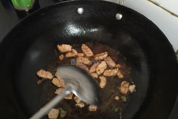土豆片炒胡萝卜的做法图解3