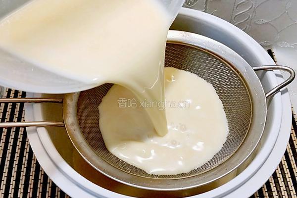 杏汁燉燕窩桃膠的做法图解1