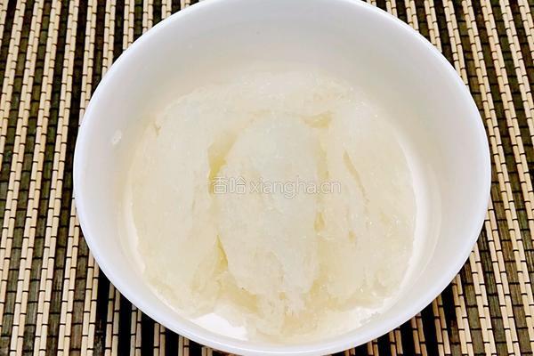 杏汁燉燕窩桃膠的做法图解5